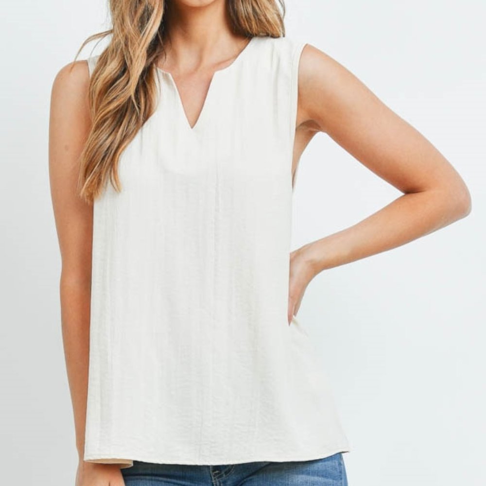 Plus Size Solid Split Neck Sleeveless Blouse Olive - Picture 3 of 11